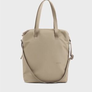 Urth Akrose Tote in Sand Women's Bag